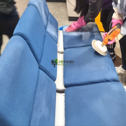 먼지 제거  작업중입니다.